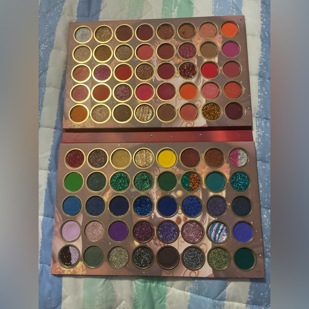 Vibrant Eyeshadow Palette